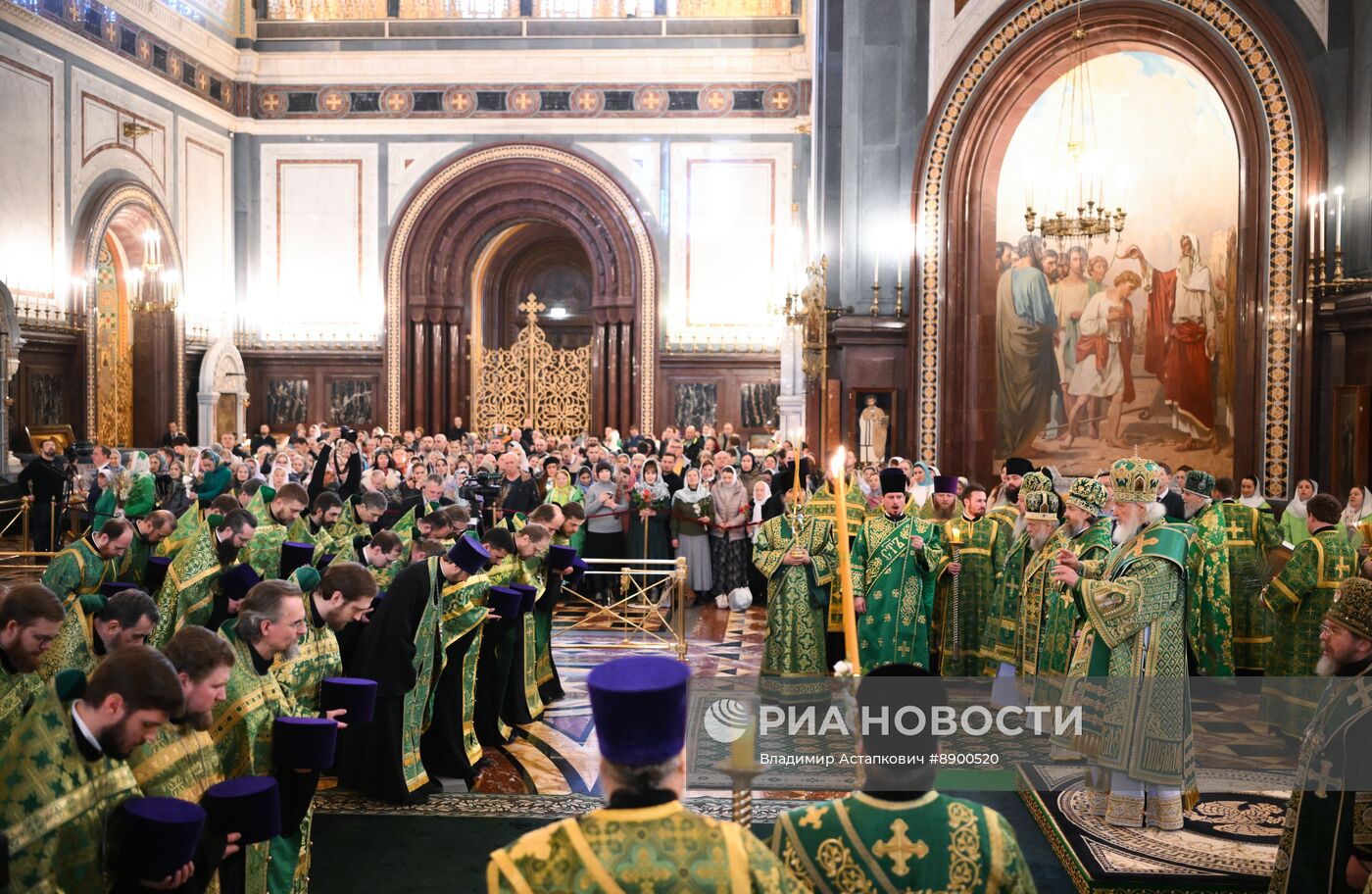 Богослужение в канун Вербного воскресенья