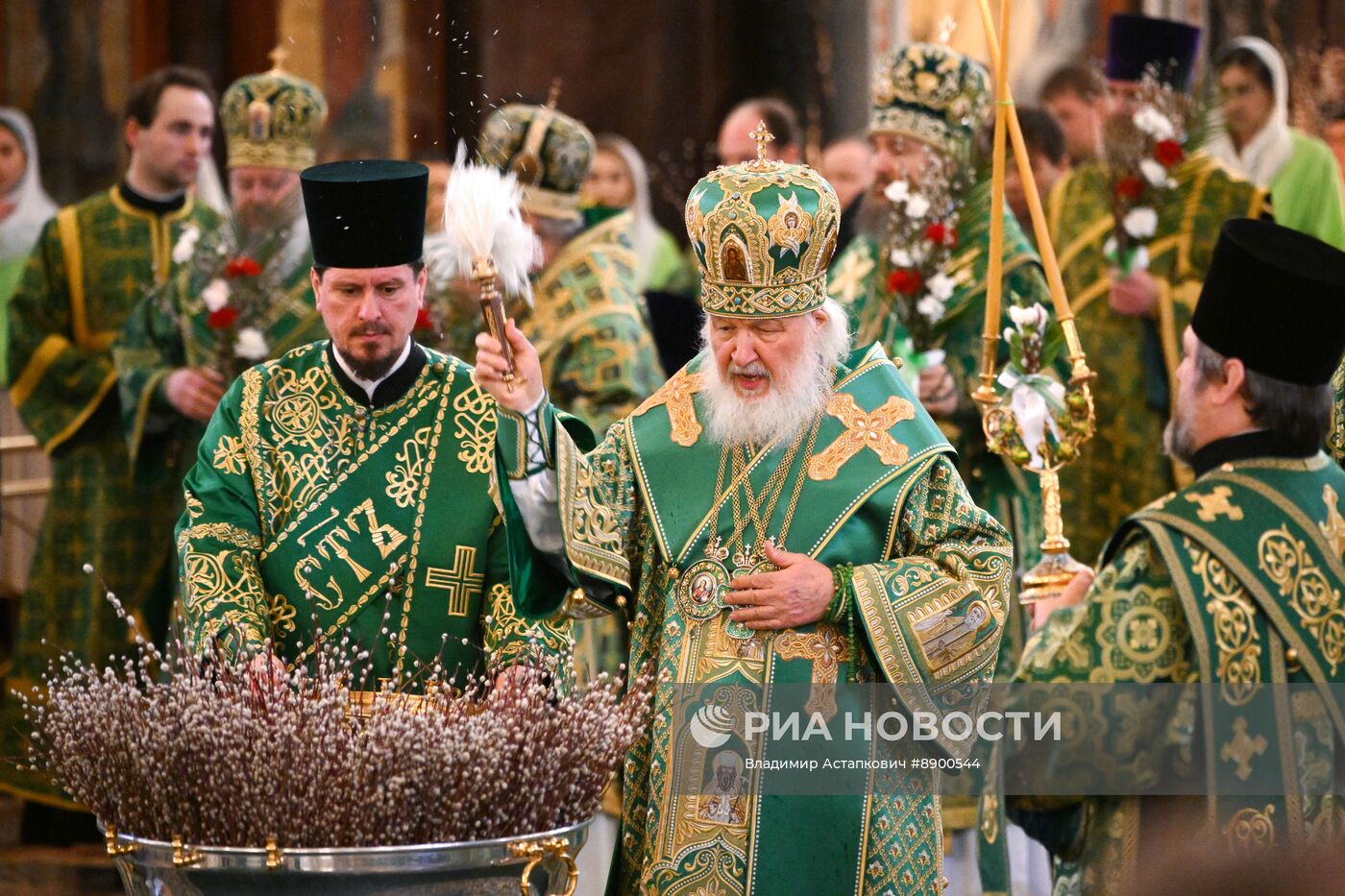 Богослужение в канун Вербного воскресенья