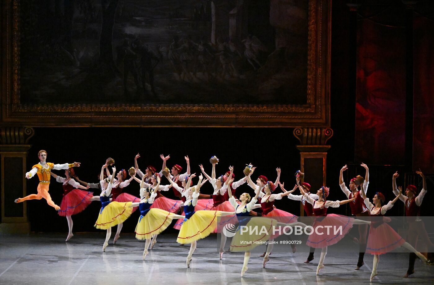 Балет "Лебединое озеро" в Красноярском театре оперы и балета