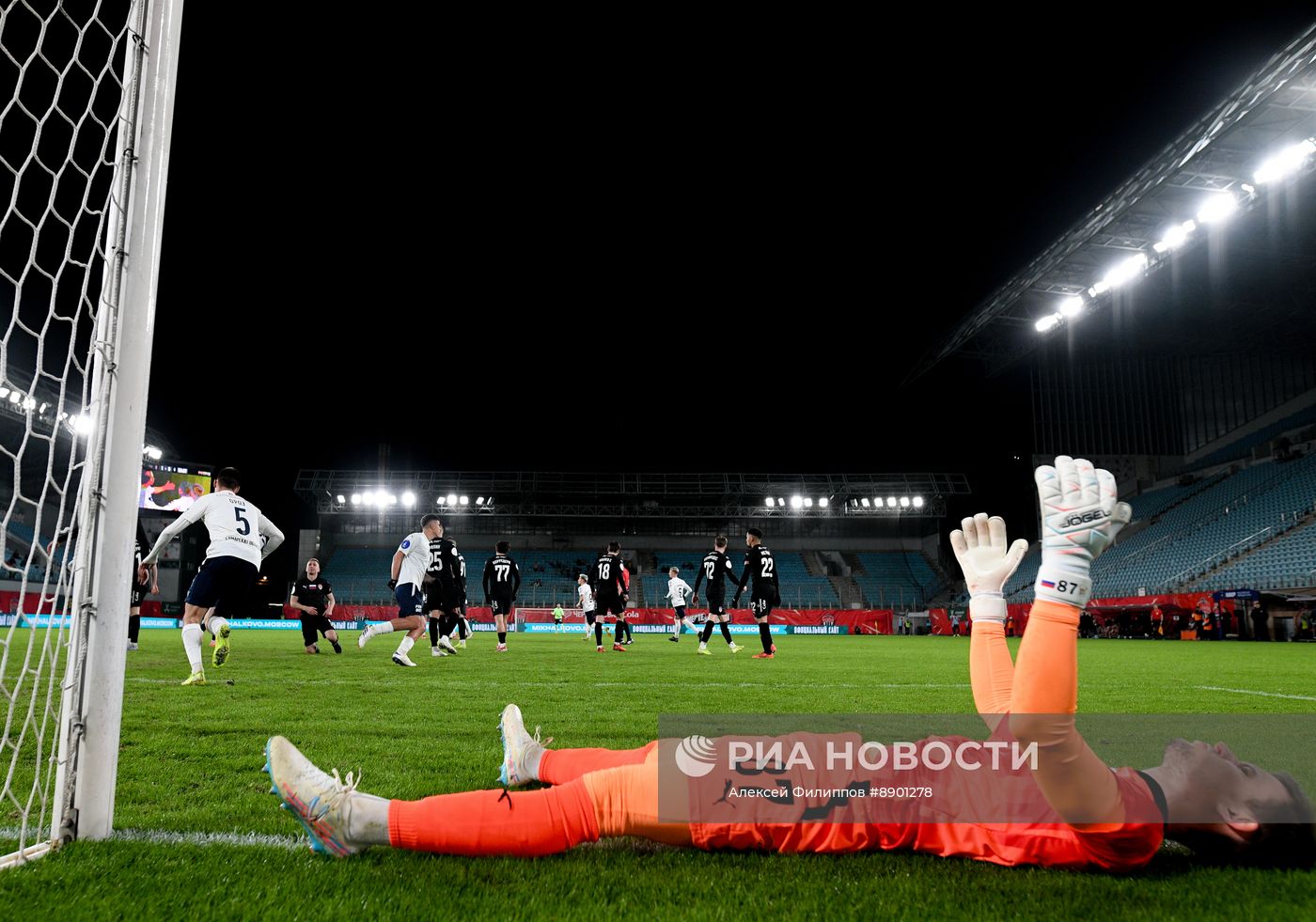 Футбол. РПЛ. Матч "Химки" - "Крылья Советов"