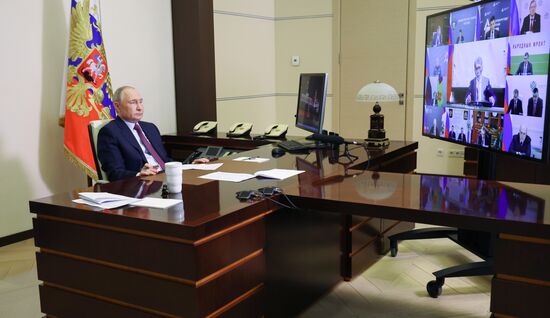 Президент Владимир Путин провел совещание с членами правительства РФ