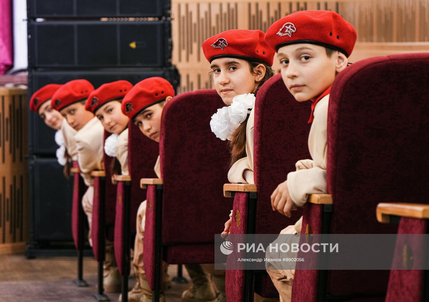 Церемония вступления в ряды "Юнармии" в ДНР