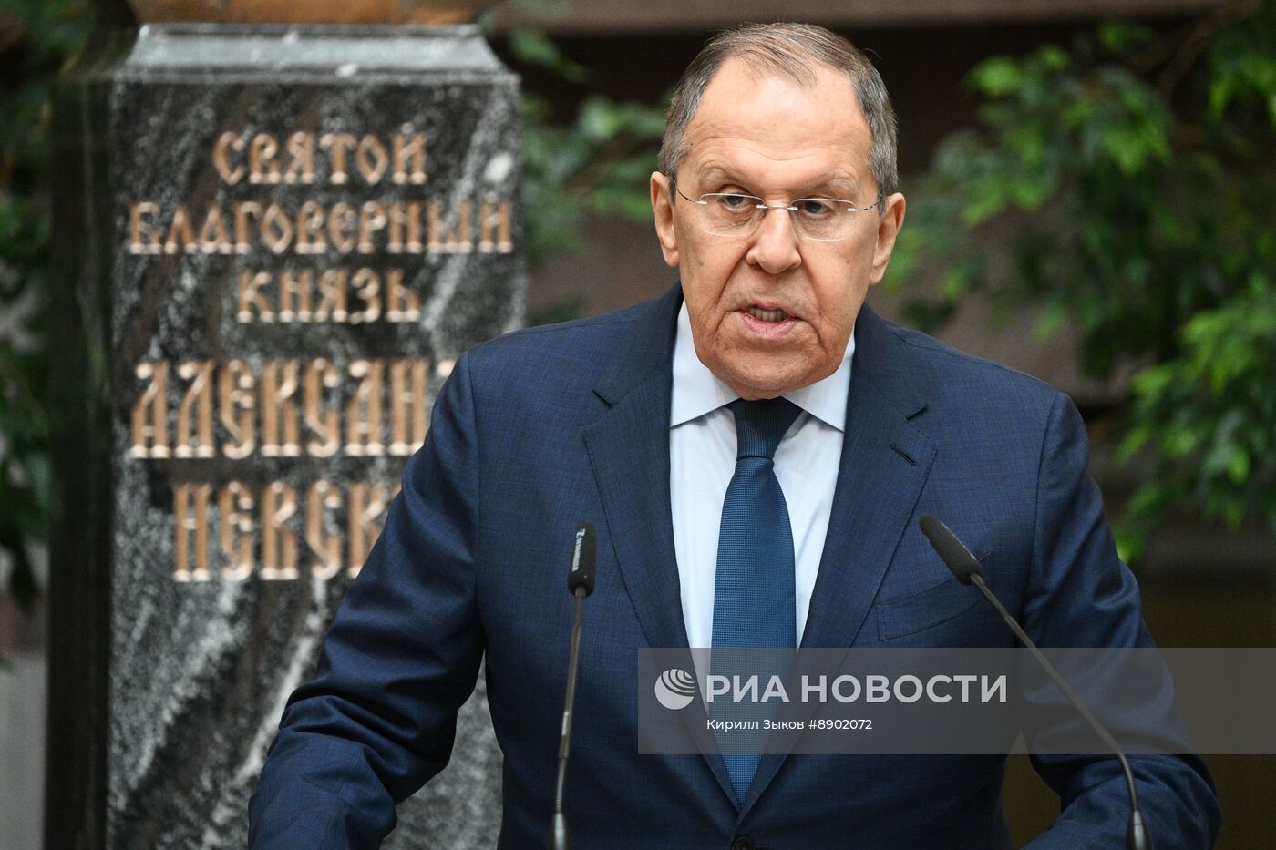 Глава МИД России С. Лавров открыл выставку "Юбилейный год: от Мексики до Аргентины"