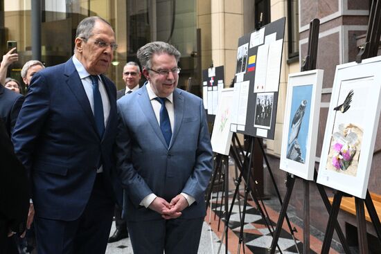 Глава МИД России С. Лавров открыл выставку "Юбилейный год: от Мексики до Аргентины"