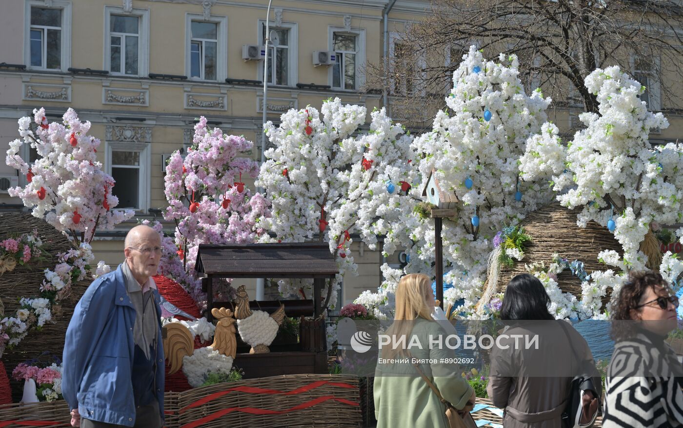 Украшение Москвы к Пасхе