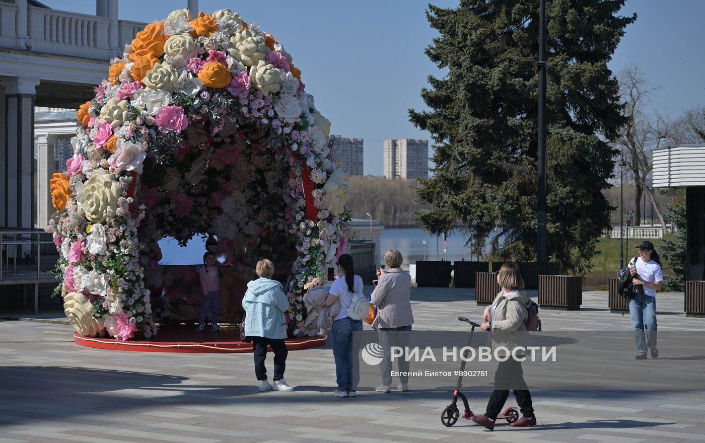 Украшение Москвы к Пасхе