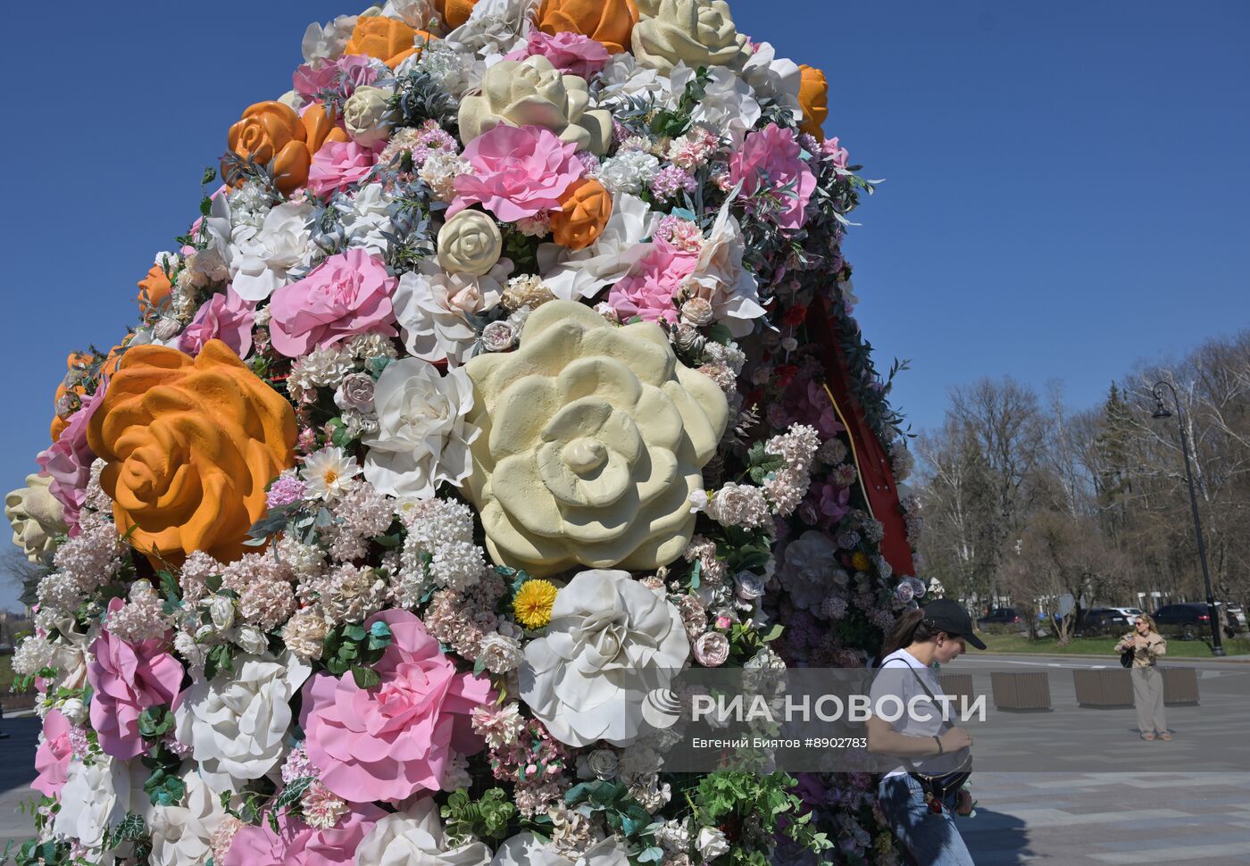 Украшение Москвы к Пасхе