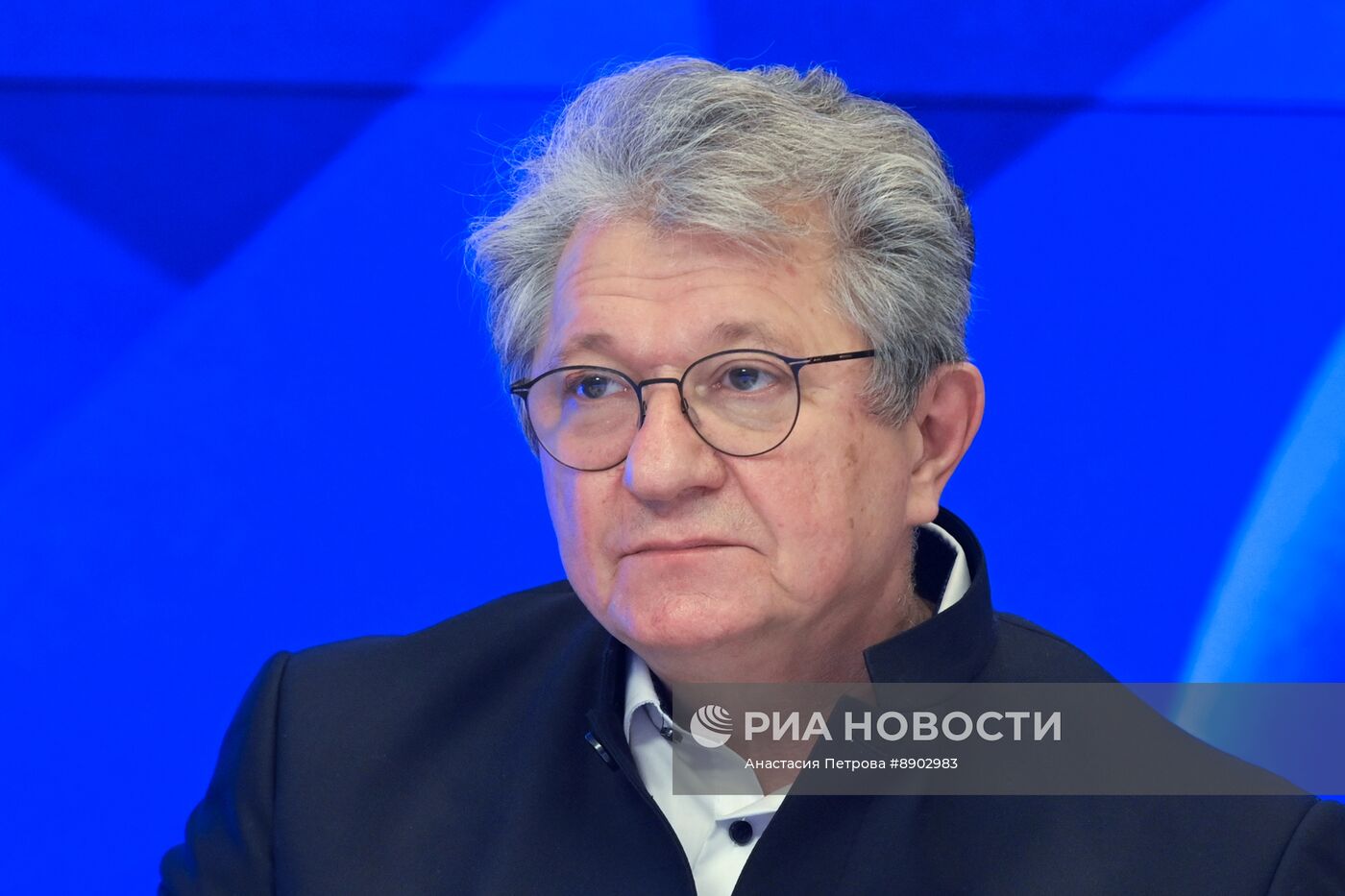 П/к, посвященная премьере совместного спектакля Московского театра Эстрады и Театра А.Чехова "Прощай, конферансье!"