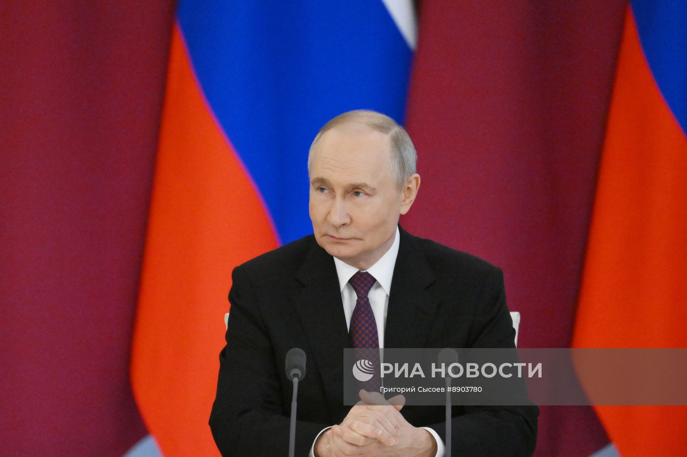 Встреча президента РФ Владимира Путина и эмира Катара Тамима бен Хамада Аль Тани