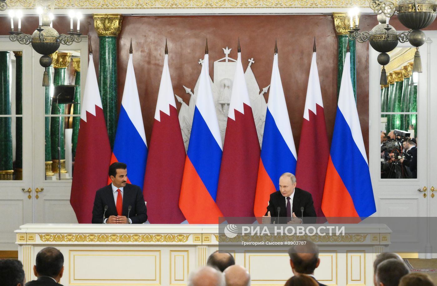 Встреча президента РФ Владимира Путина и эмира Катара Тамима бен Хамада Аль Тани