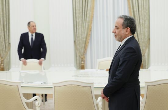 Президент Владимир Путин встретился с главой МИД Ирана и послом Ирана