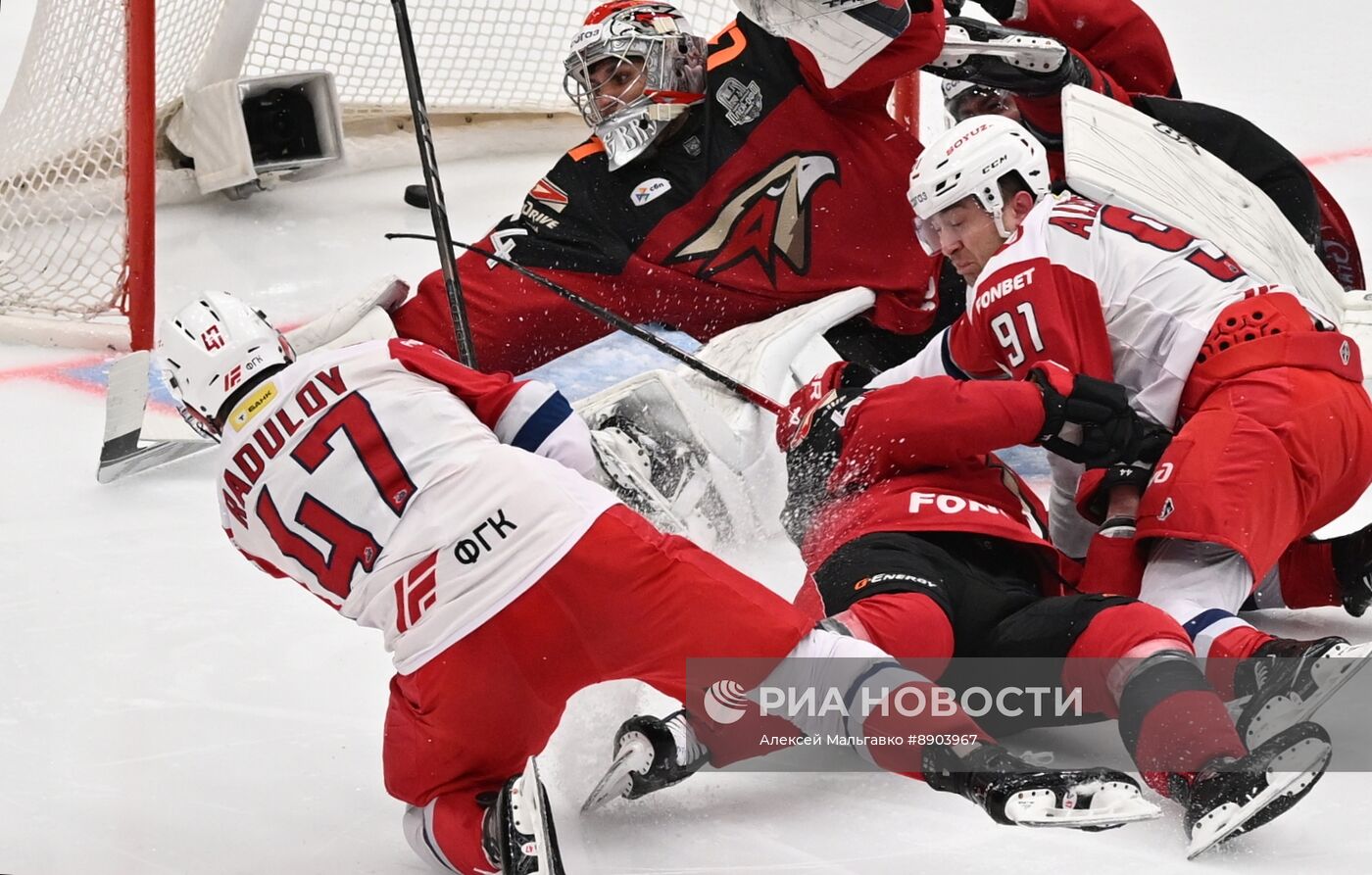 Хоккей. КХЛ. Матч "Авангард" - "Локомотив"