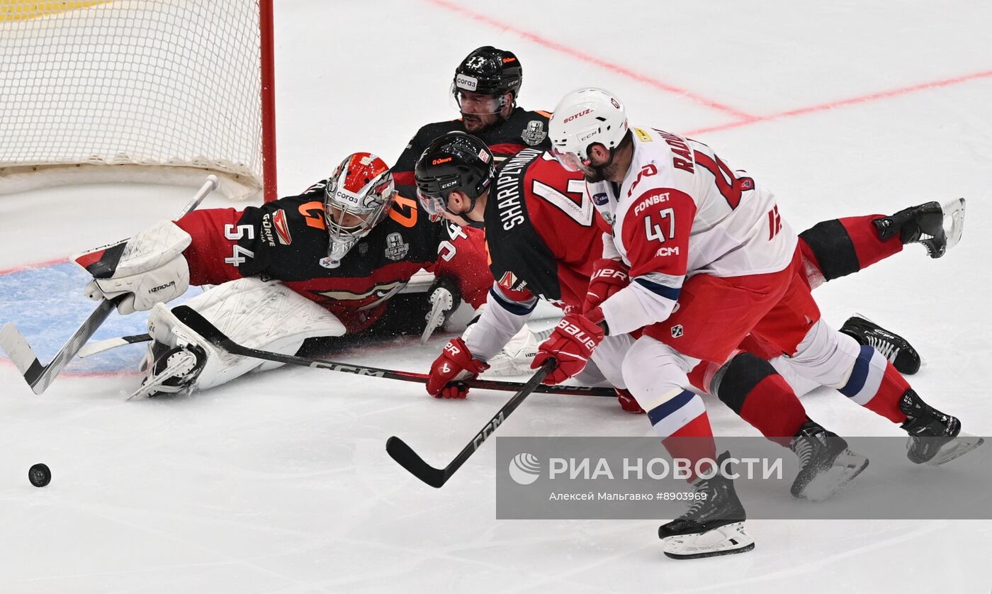 Хоккей. КХЛ. Матч "Авангард" - "Локомотив"