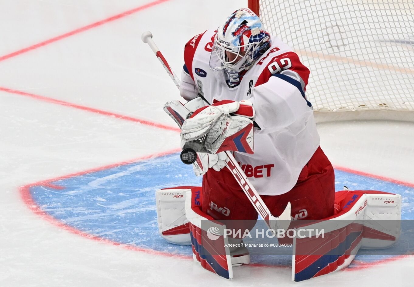 Хоккей. КХЛ. Матч "Авангард" - "Локомотив"