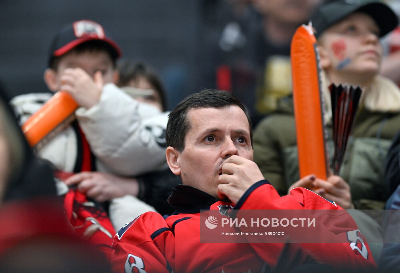 Хоккей. КХЛ. Матч "Авангард" - "Локомотив"