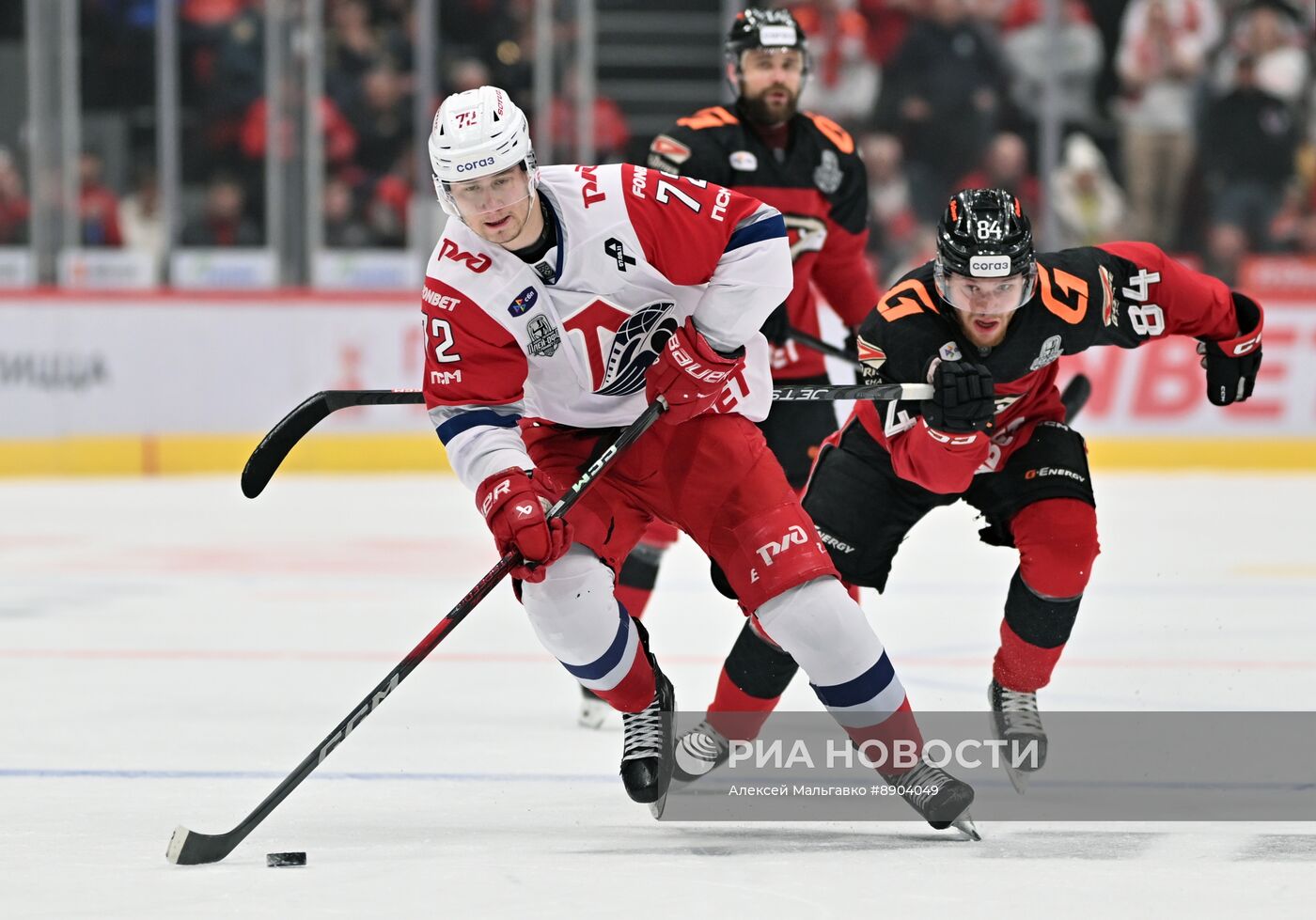 Хоккей. КХЛ. Матч "Авангард" - "Локомотив"