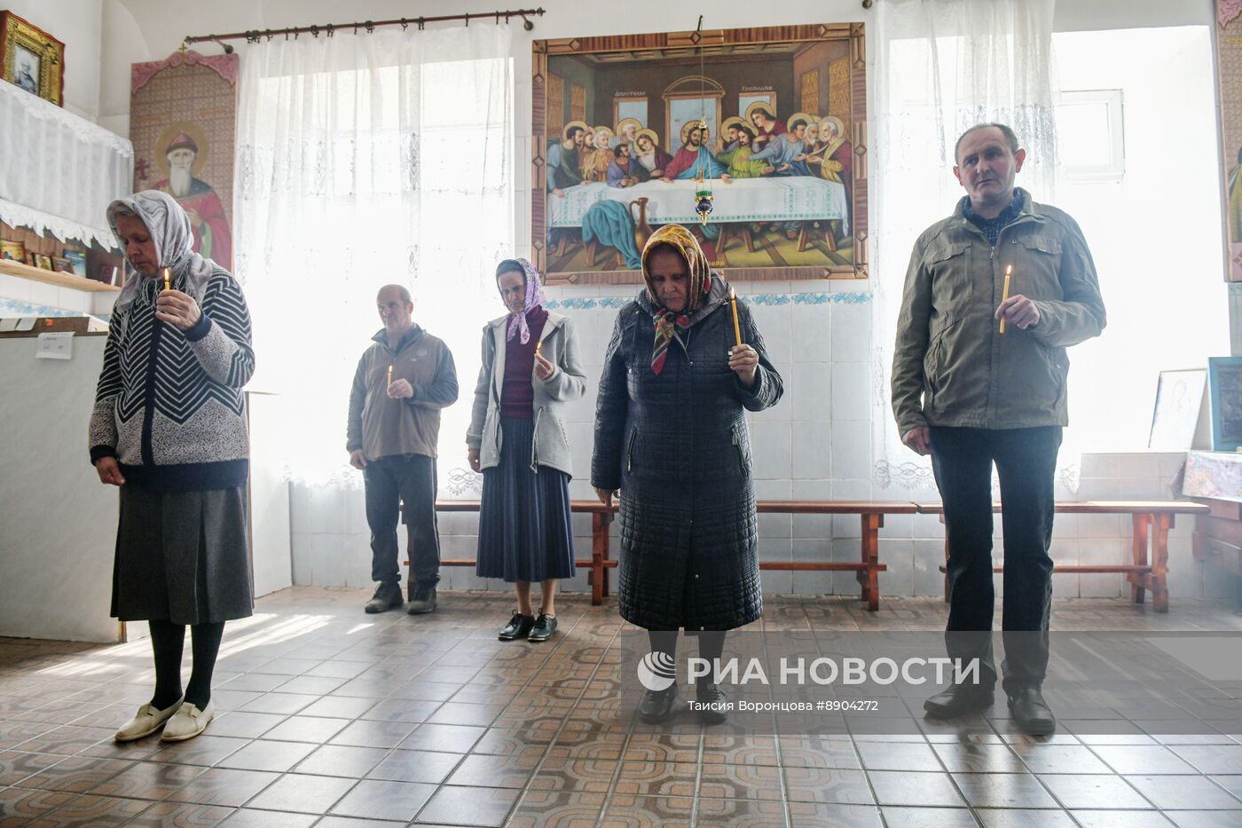 Раздача куличей в ЛНР к Пасхе