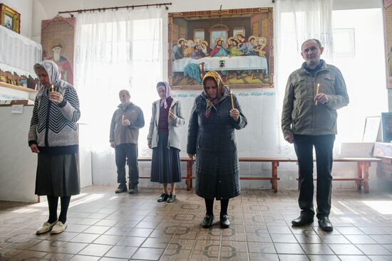 Раздача куличей в ЛНР к Пасхе