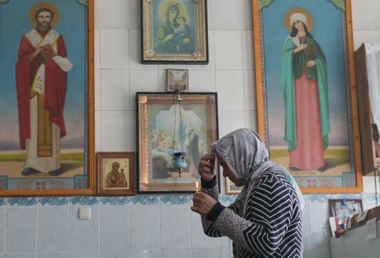 Раздача куличей в ЛНР к Пасхе