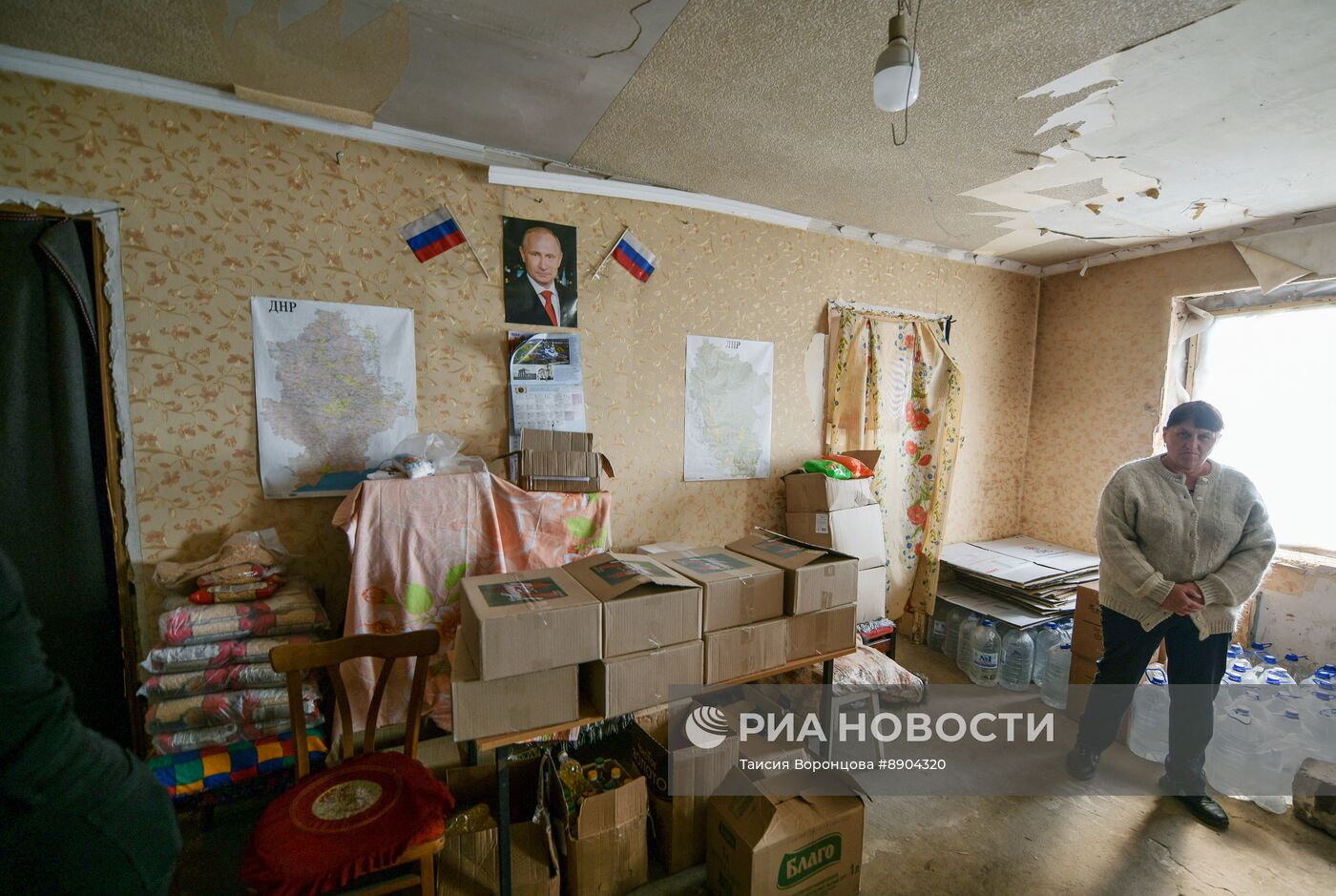 Раздача куличей в ЛНР к Пасхе