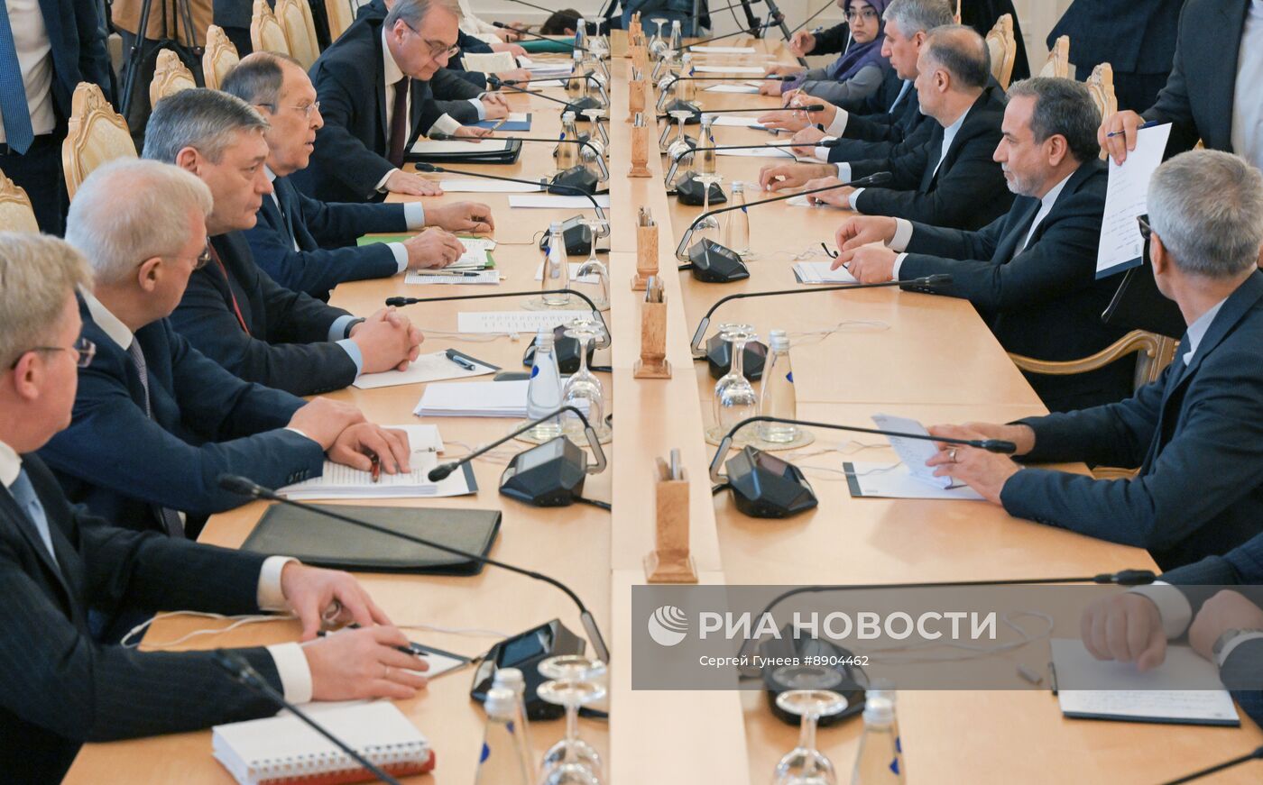 Встреча глав МИД РФ и Ирана С. Лаврова и А. Аракчи