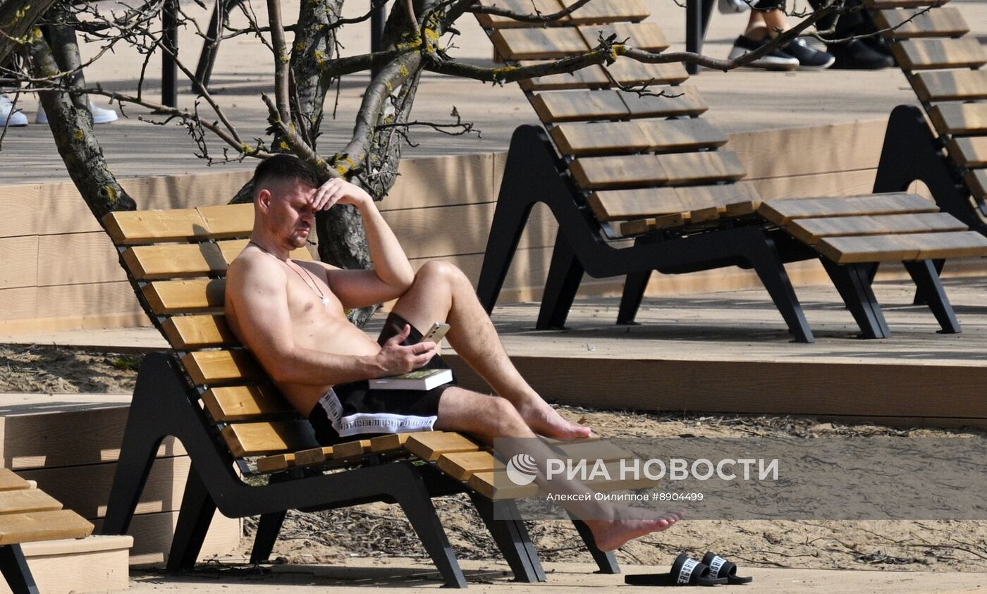 Теплая погода в Москве и Подмосковье