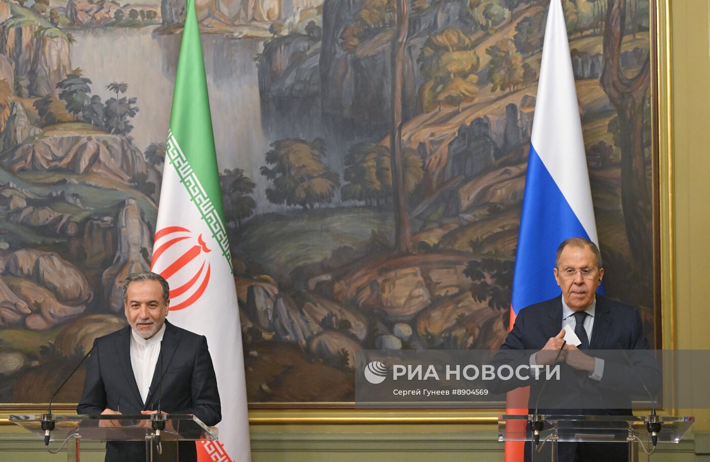 Встреча глав МИД РФ и Ирана С. Лаврова и А. Аракчи