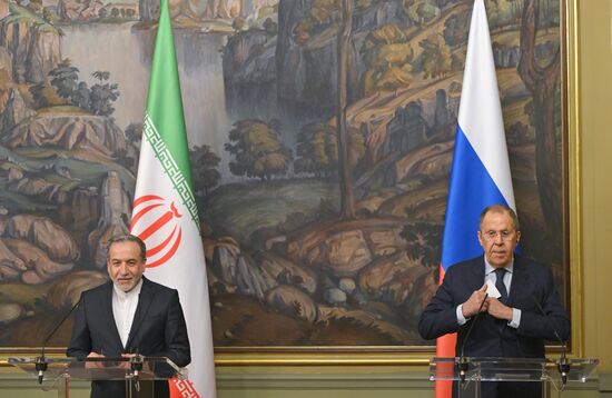 Встреча глав МИД РФ и Ирана С. Лаврова и А. Аракчи