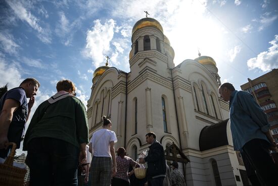 Освящение пасхальных куличей и яиц в Москве
