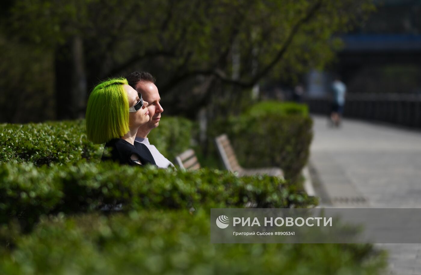Аномально жаркая погода в Москве и Подмосковье