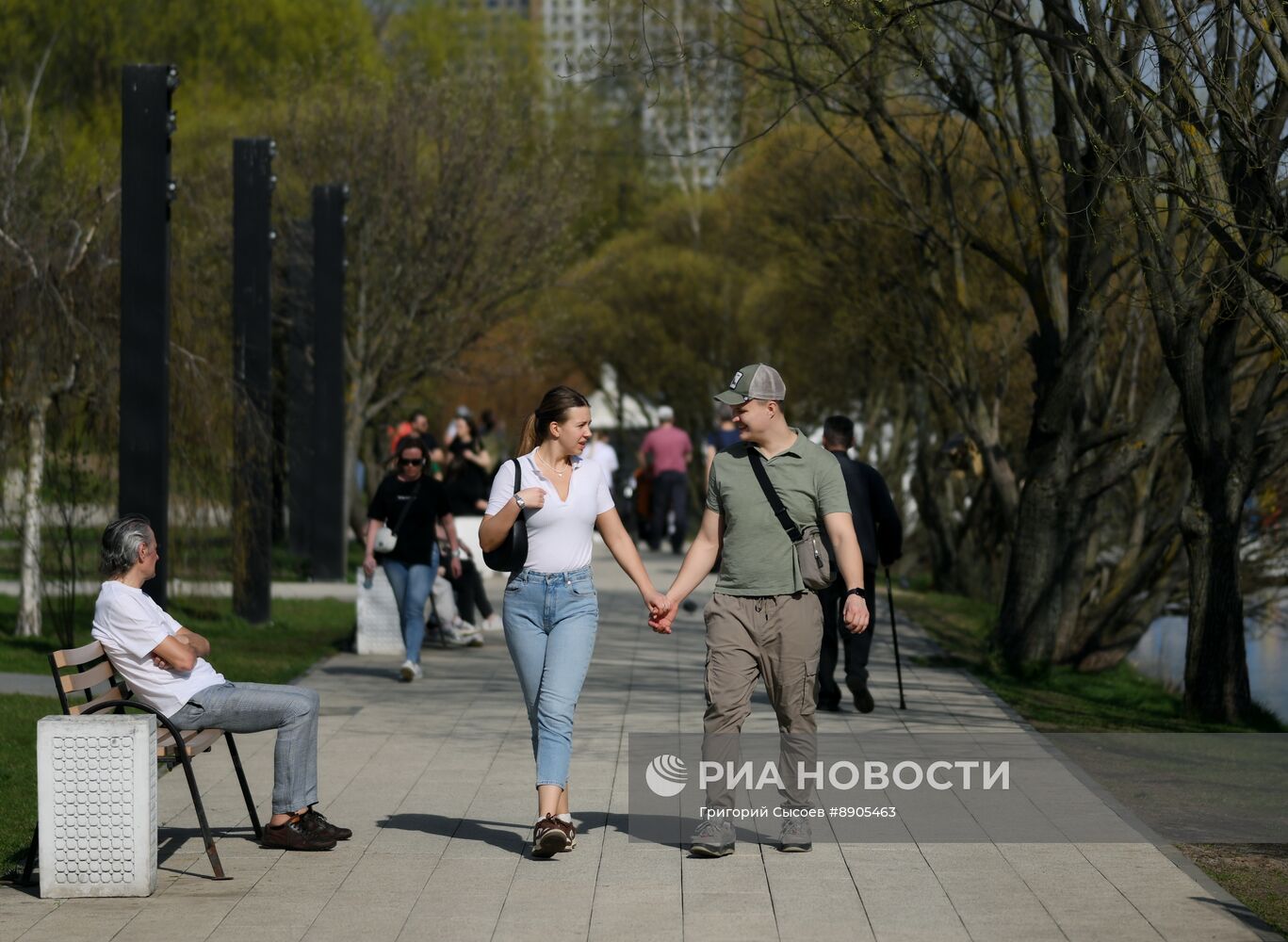 Аномально жаркая погода в Москве и Подмосковье