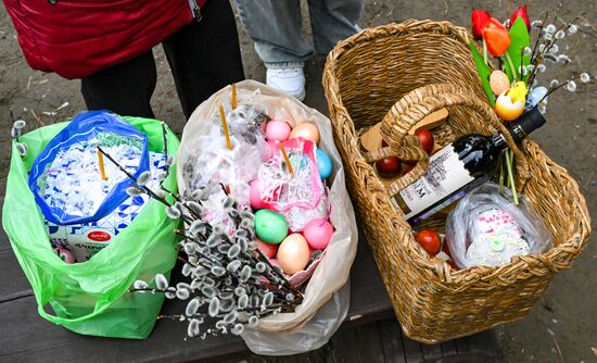 Освящение пасхальных куличей и яиц в городах России