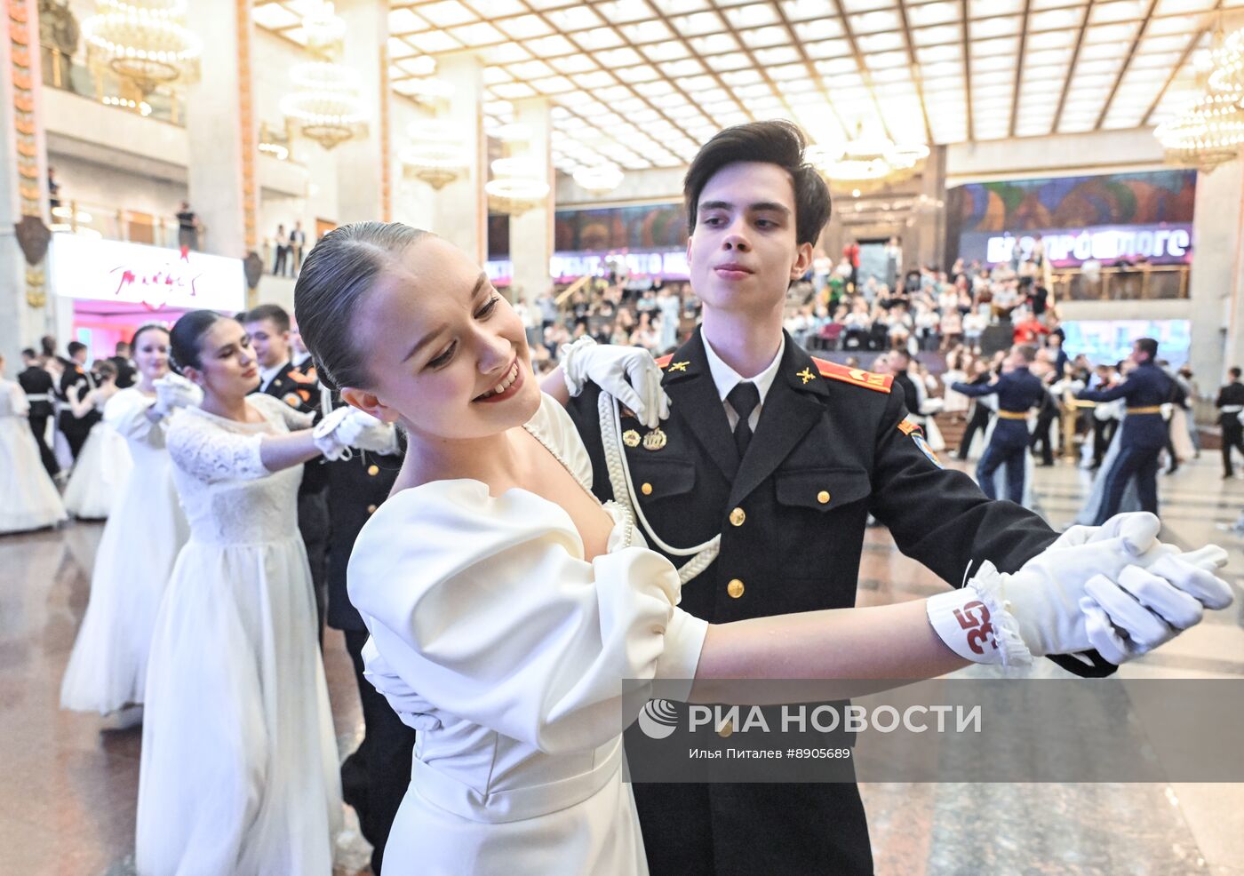 Кадетский бал в Музее Победы в Москве