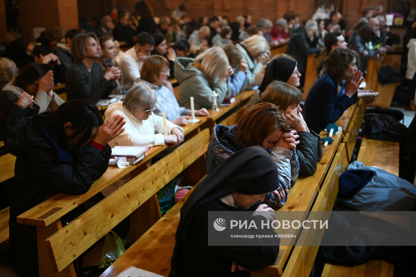 Празднование католической Пасхи в России