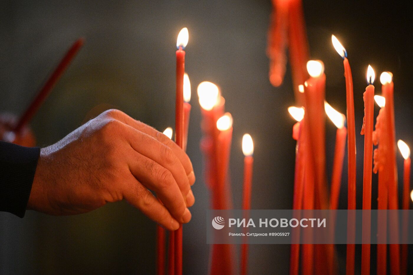 Пасхальное богослужение в храме Христа Спасителя