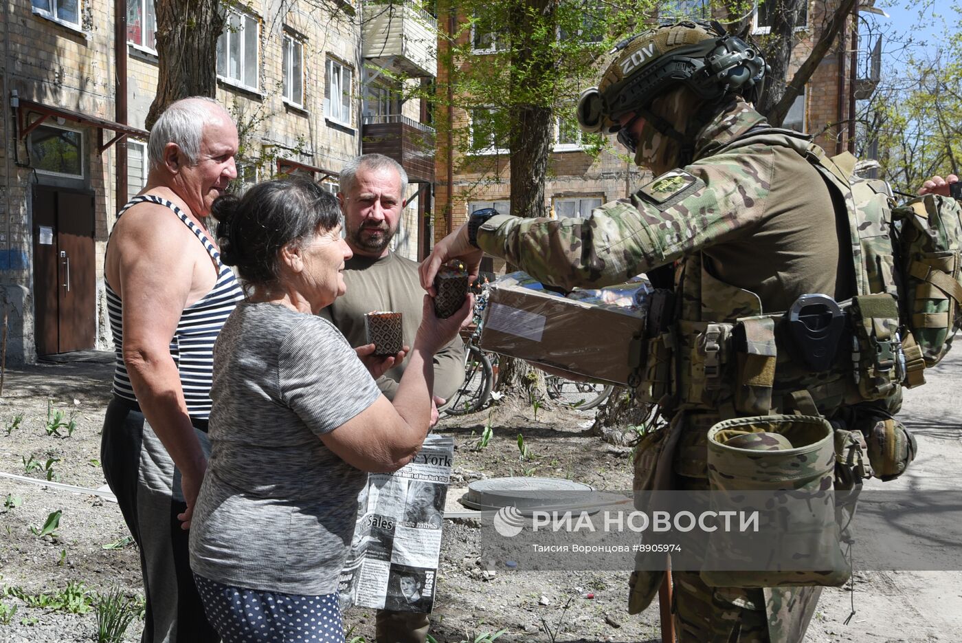 Освящение и раздача пасхальных куличей в Авдеевке