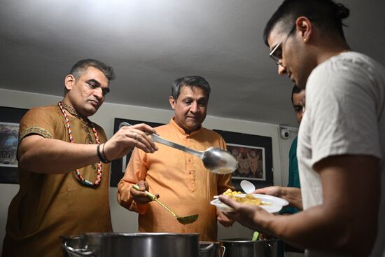 Благотворительные обеды Индийского национального культурного центра "Сита"