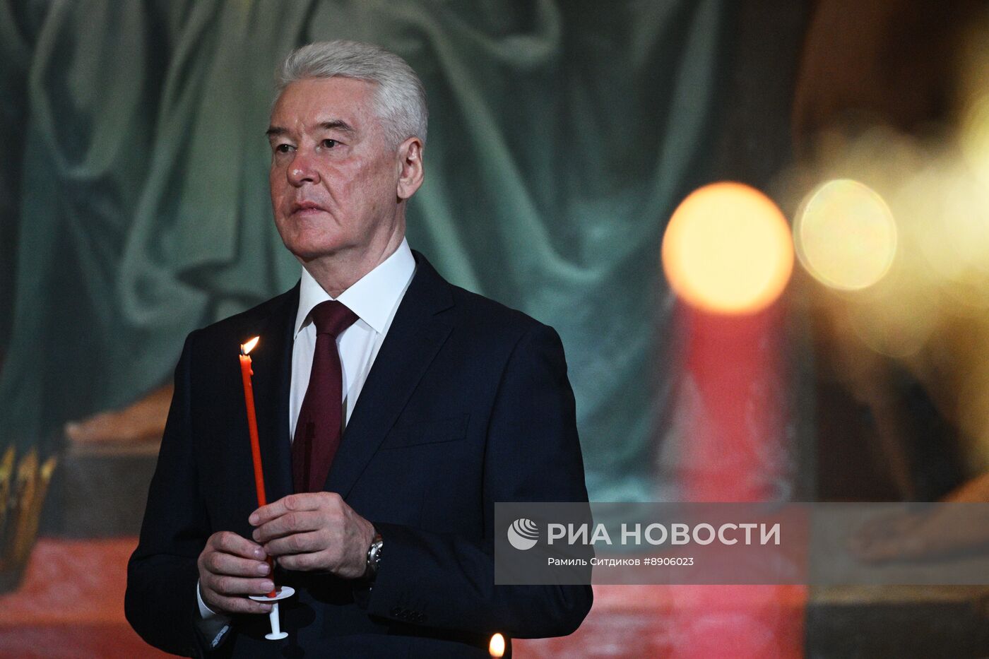 Пасхальное богослужение в храме Христа Спасителя