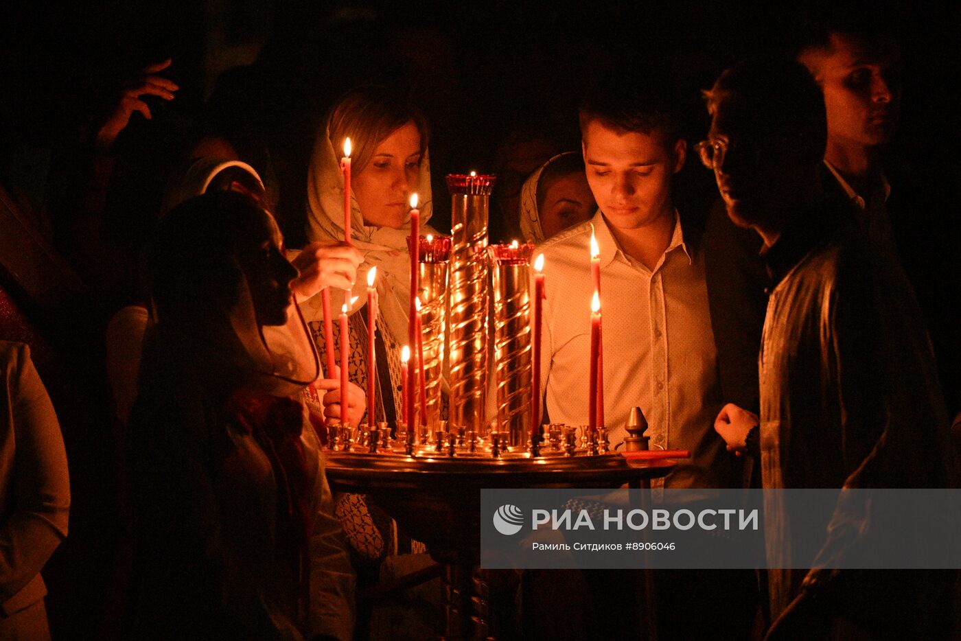 Пасхальное богослужение в храме Христа Спасителя