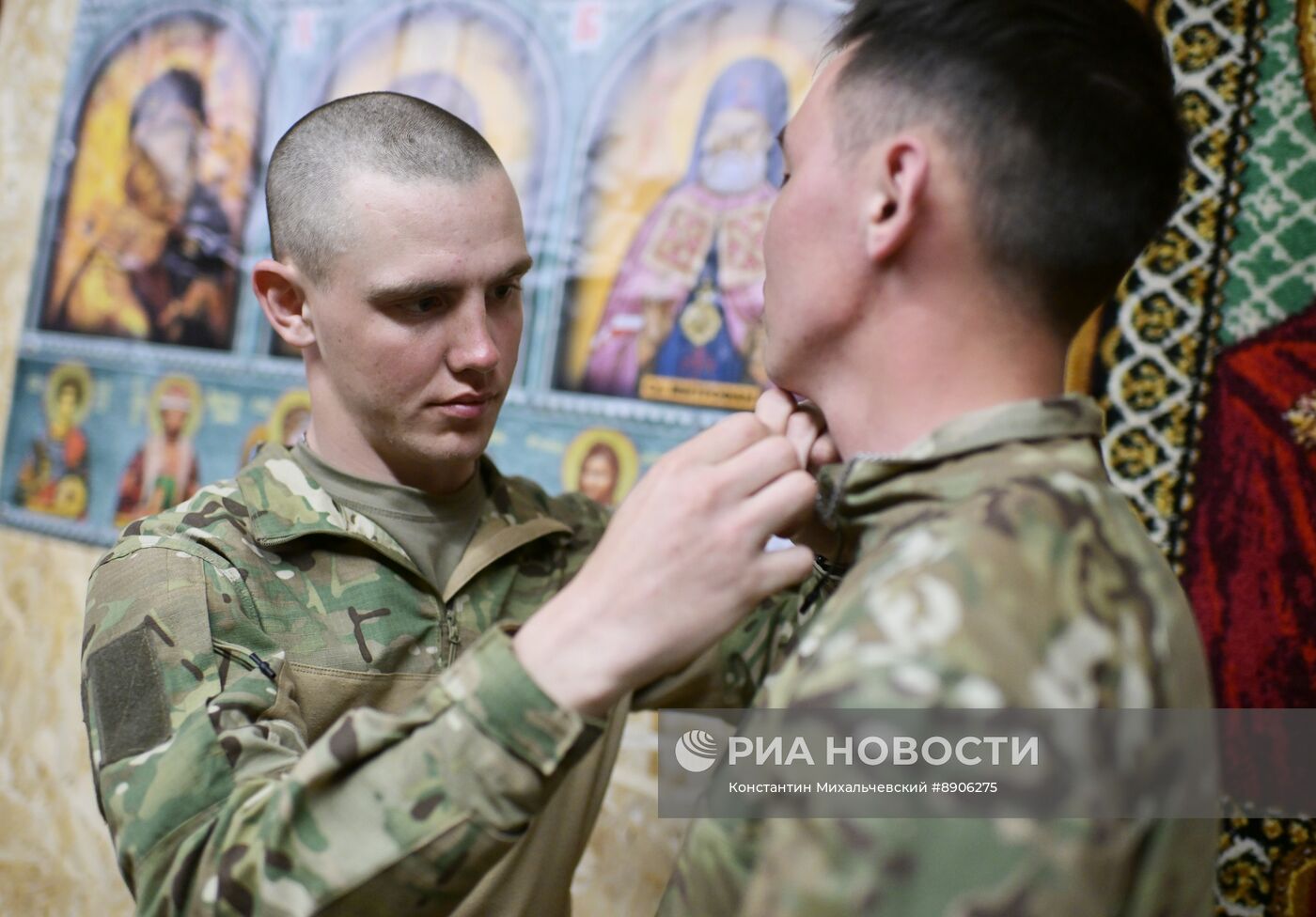 Пасхальная служба в блиндажном храме в Запорожской области