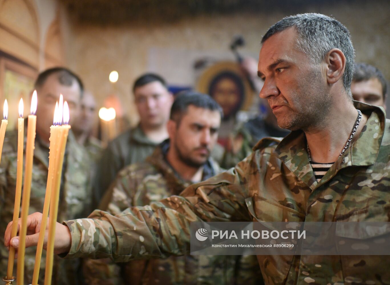 Пасхальная служба в блиндажном храме в Запорожской области