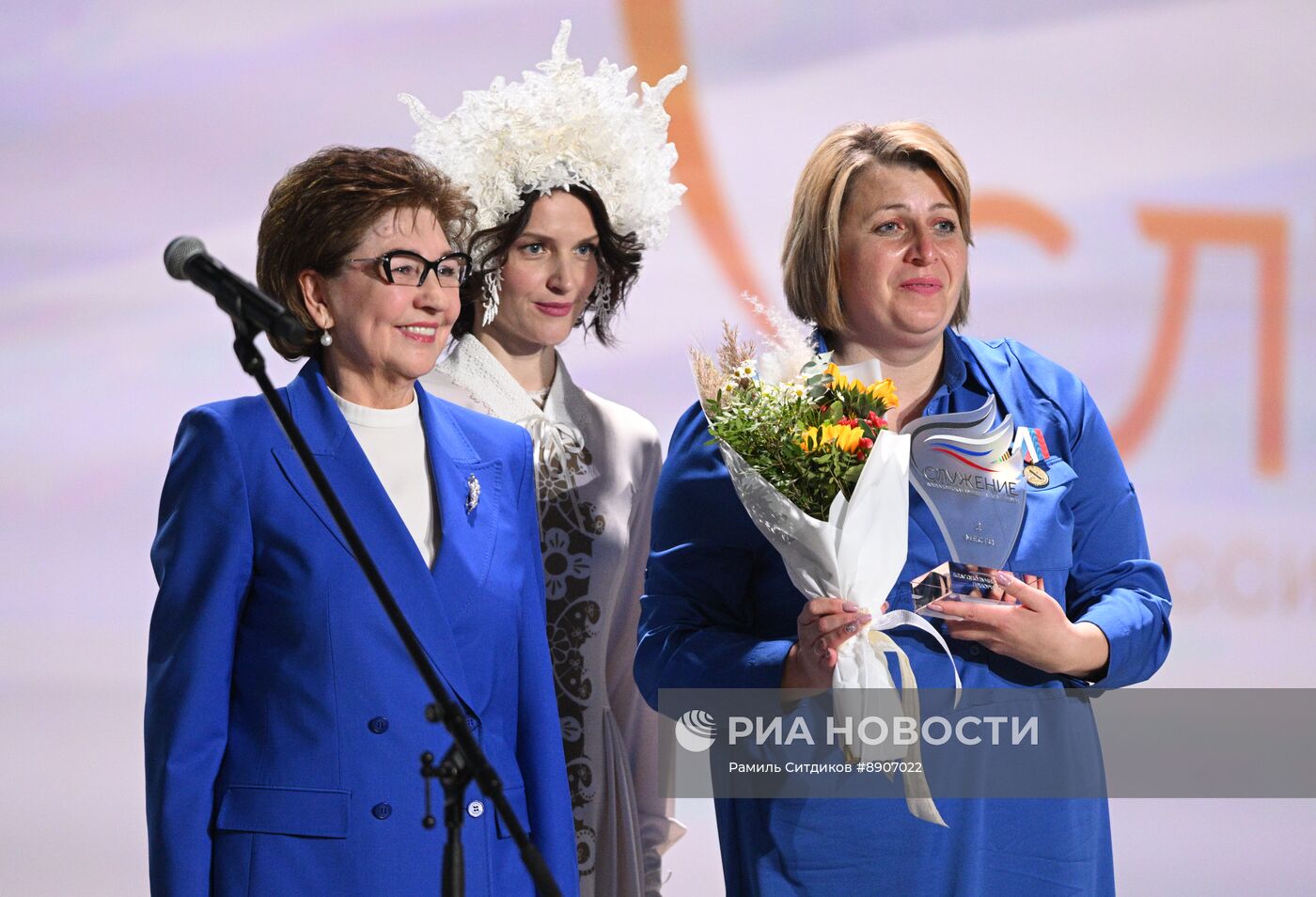 Награждение лауреатов премии "Служение"