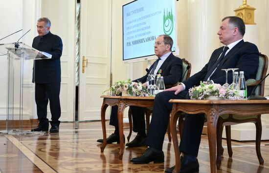 Глава МИД РФ С. Лавров выступил на встрече ГСВ "Россия - Исламский мир" с послами стран ОИС