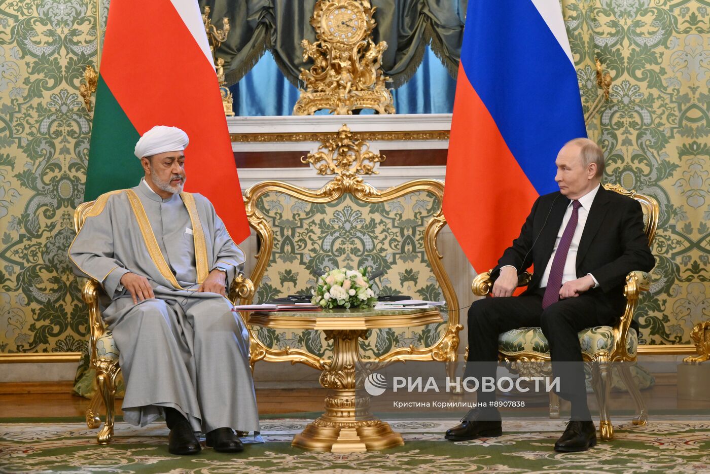 Президент Владимир Путин встретился с султаном Омана Хейсамом бен Тареком Аль Саидом