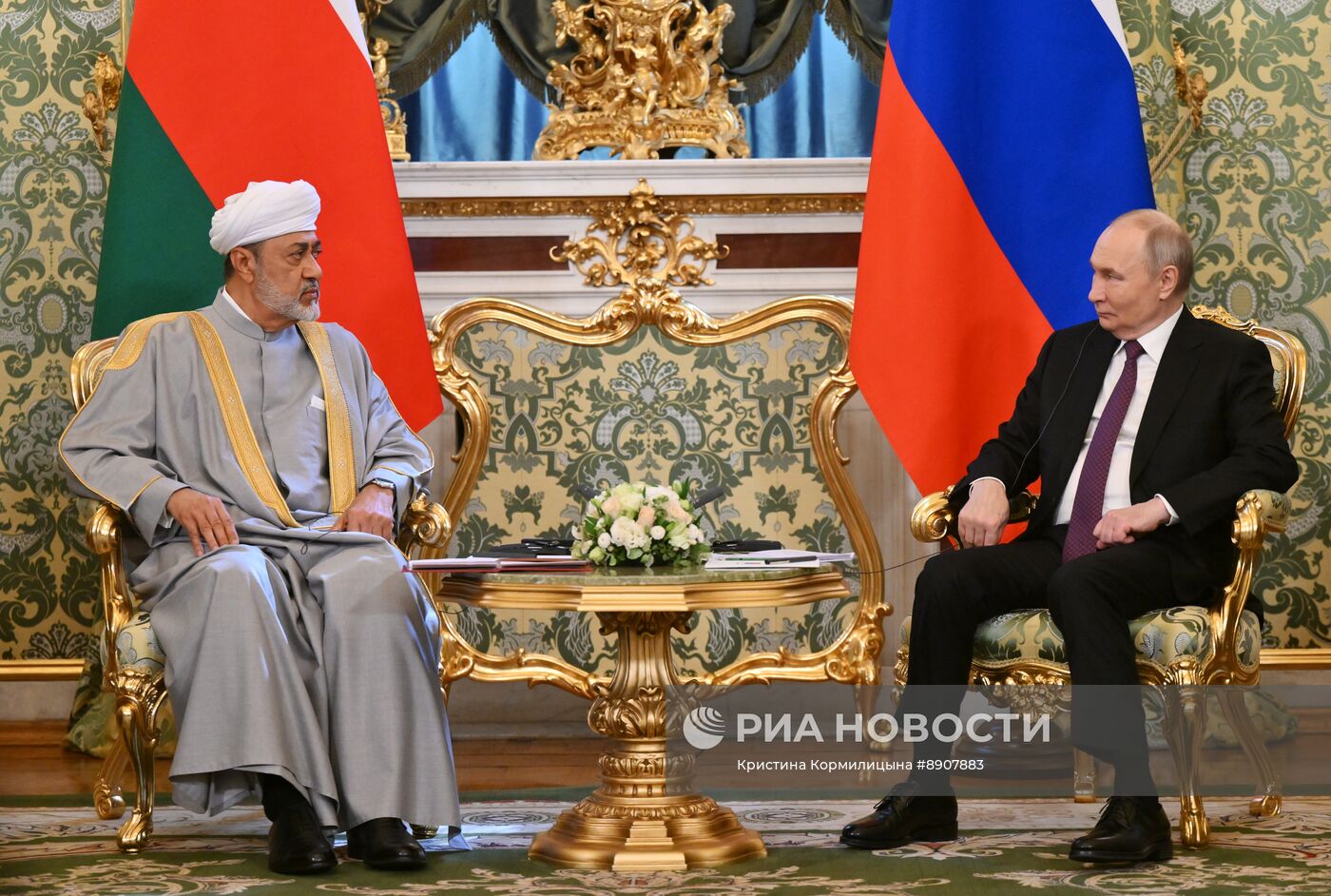 Президент Владимир Путин встретился с султаном Омана Хейсамом бен Тареком Аль Саидом
