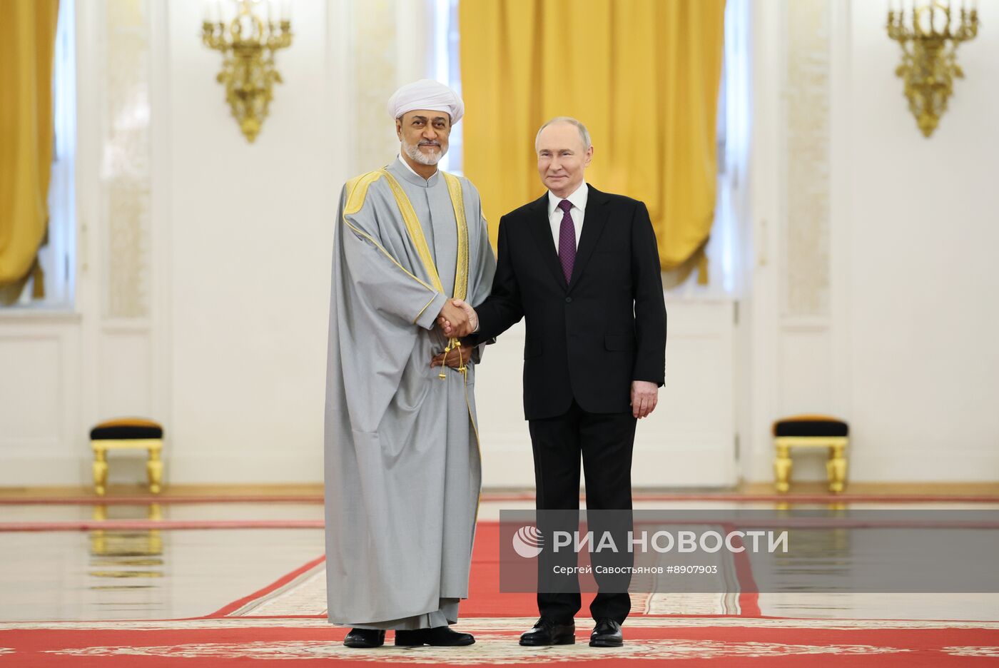 Президент Владимир Путин встретился с султаном Омана Хейсамом бен Тареком Аль Саидом