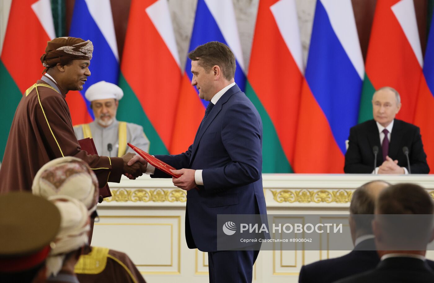 Президент Владимир Путин встретился с султаном Омана Хейсамом бен Тареком Аль Саидом