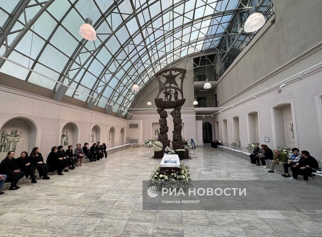 Панихида по скульптору Зурабу Церетели