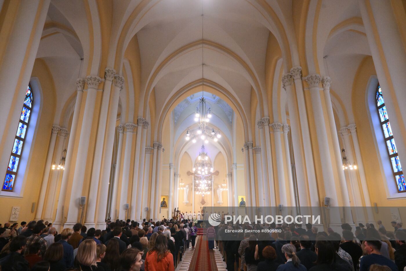 Заупокойные мессы по папе Римскому Франциску
