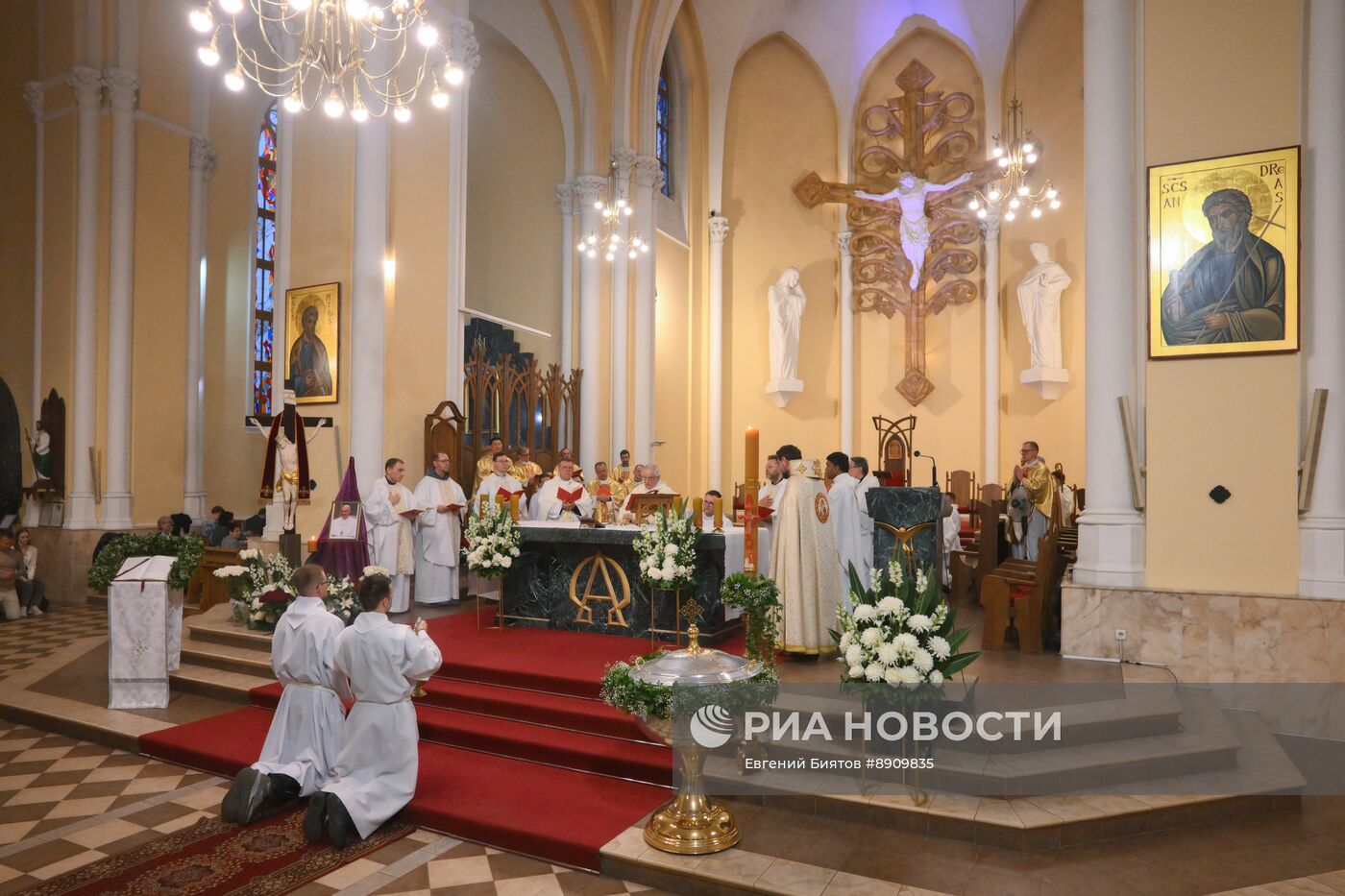Заупокойные мессы по папе Римскому Франциску